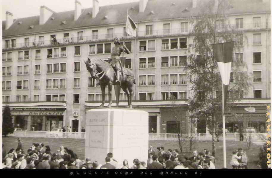 09 STATUE DE JEANNE D ARC A CAEN.jpg